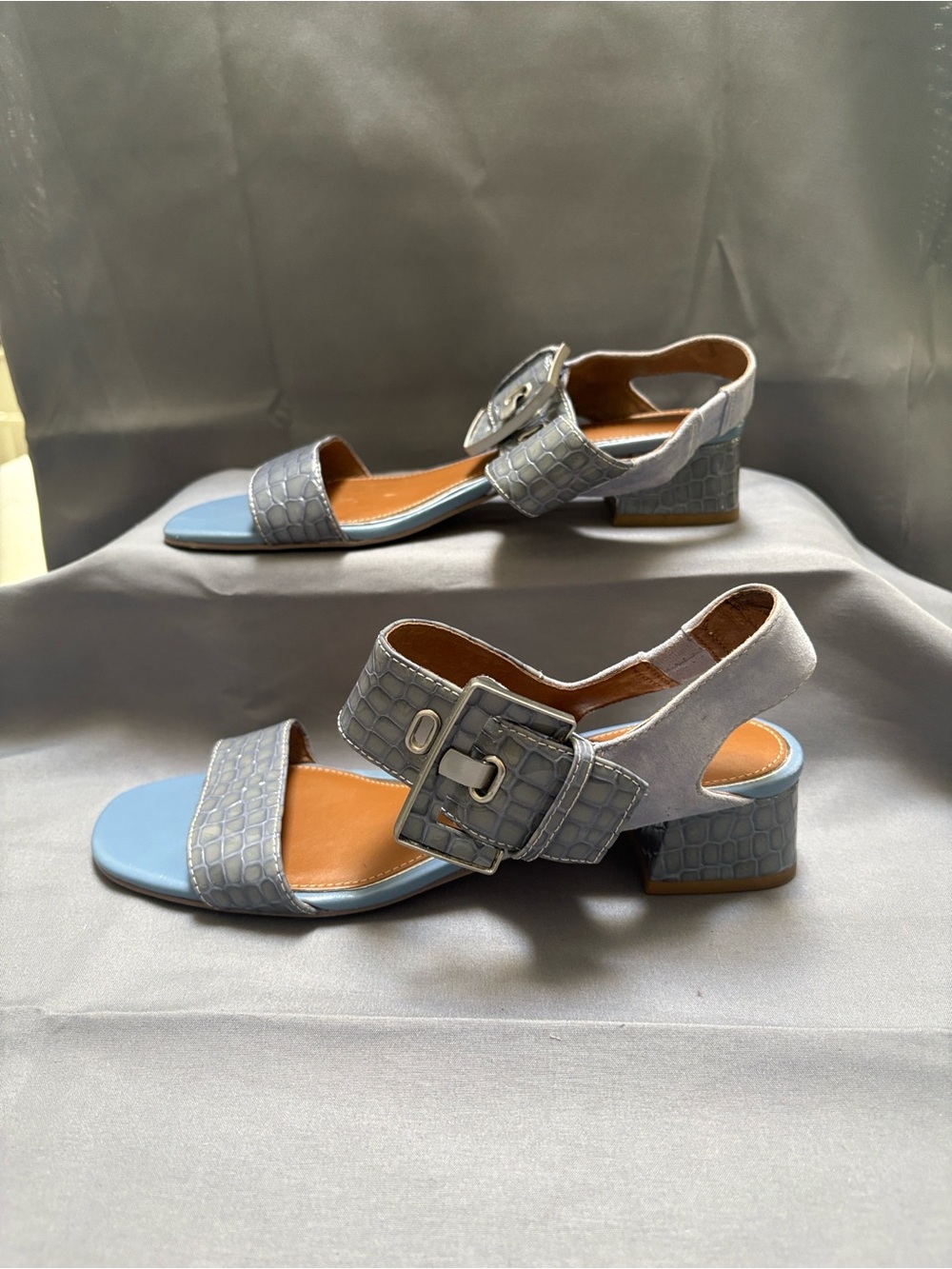 Donald Pliner Vixi Heeled Sandal croc Light Blue Sz 6.5 - Picture 2 of 10